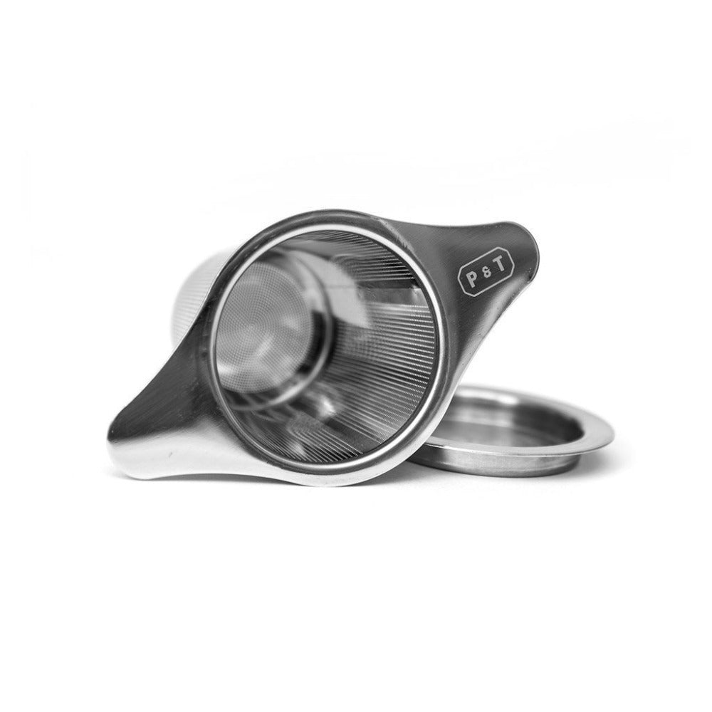 Edelstahl-Cocktail-Sieb mit feinen Metallfedern und P & T Logo in Schwarz-Weiß.